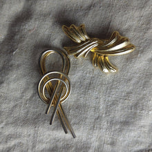 Load image into Gallery viewer, Vintage Signed Brooch Set – Gerry & Sarah Coventry Gold Tone Costume Jewelry