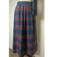 Load image into Gallery viewer, VTG 1970's Pendleton Allison Tartan Virgin Wool Skirt & Scarf Small