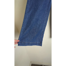 Load image into Gallery viewer, Vintage Inspired Wide Straight Leg Capri Jeans Women's Size 4