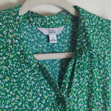 Load image into Gallery viewer, Kelly Green Floral Farmhouse Maxi Dress With Pockets and Belt Women's Size Small