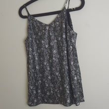 Load image into Gallery viewer, Glam Y2K Sequins Oversized Top Women's Size Small