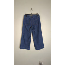 Load image into Gallery viewer, Vintage Inspired Wide Straight Leg Capri Jeans Women's Size 4