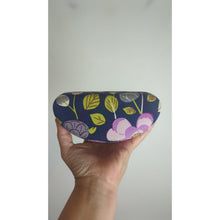 Load image into Gallery viewer, VERA BRADLEY Oversized Clamshell Glass Case Birds, Flowers Dragonflies