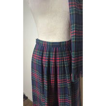 Load image into Gallery viewer, VTG 1970's Pendleton Allison Tartan Virgin Wool Skirt &amp; Scarf Small
