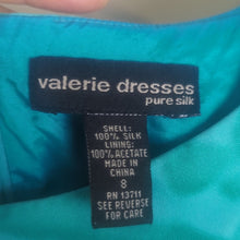 Load image into Gallery viewer, 100% Silk Mermaidcore Sheath Dress 3/4 Zip Women's Size 8
