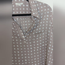 Load image into Gallery viewer, Pale Pink &amp; White Feminine Polkadot Blouse Women&#39;s size Medium
