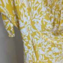 Load image into Gallery viewer, Wide Leg Lightweight Jumper Smocked Waist Pockets Flutter Sleeves Women's L
