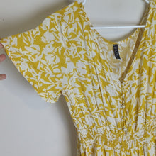 Load image into Gallery viewer, Wide Leg Lightweight Jumper Smocked Waist Pockets Flutter Sleeves Women's L
