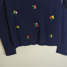 Load image into Gallery viewer, Vintage Tight Knit Sweater Embroidered Flowers Women&#39;s Large
