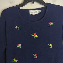 Load image into Gallery viewer, Vintage Tight Knit Sweater Embroidered Flowers Women&#39;s Large
