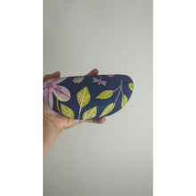 Load image into Gallery viewer, VERA BRADLEY Oversized Clamshell Glass Case Birds, Flowers Dragonflies
