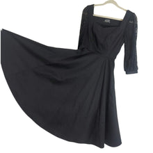 Load image into Gallery viewer, Hearts &amp; Roses Black Pinup Fit and Flare Dress Sweetheart Neckline Women&#39;s 4
