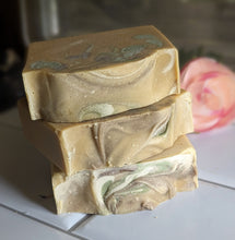 Load image into Gallery viewer, New Design Bigger Size!Lime Coconut Cream-4.5 Luxury Soap Bar- Fresh Lime Essential Oil
