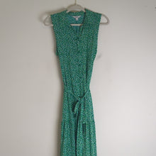 Load image into Gallery viewer, Kelly Green Floral Farmhouse Maxi Dress With Pockets and Belt Women's Size Small
