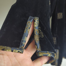 Load image into Gallery viewer, Vintage Chico's  Silk Blend Cardigan Jacket  Women's Small 4-6
