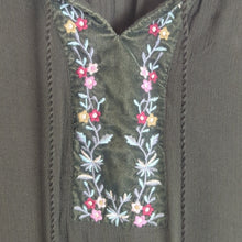 Load image into Gallery viewer, Boho Embroidered Velour Detail Pullover Top Women's Size Large
