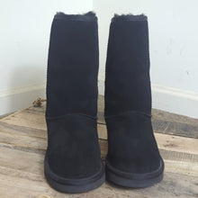 Load image into Gallery viewer, UGG Koolaburra  Slip On Suede Leather Sheepskin Boots Wool/Poly Sherpa Size 6
