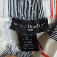 Load image into Gallery viewer, Beachy Loungwear Linen Blend Wide Leg Pull on Striped Capris Small
