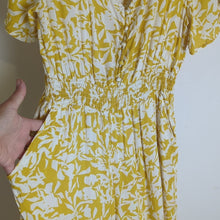 Load image into Gallery viewer, Wide Leg Lightweight Jumper Smocked Waist Pockets Flutter Sleeves Women's L
