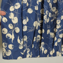 Load image into Gallery viewer, 100% Silk Boden Dandelion Pleated Skirt Women's Size 6
