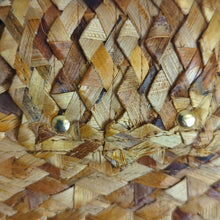 Load image into Gallery viewer, Vtg Natural Wicker Straw Woven Handbag Tote Wooden Pineapple Double Wooden Handle
