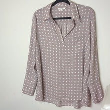 Load image into Gallery viewer, Pale Pink &amp; White Feminine Polkadot Blouse Women&#39;s size Medium
